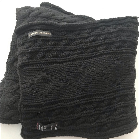 RoguesGallery Other - Cable knit scarf